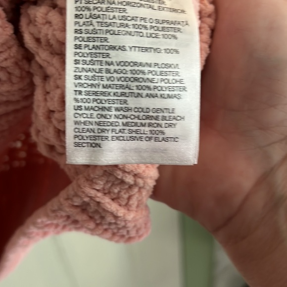 Extremely soft blush sweater - Picture 3 of 7